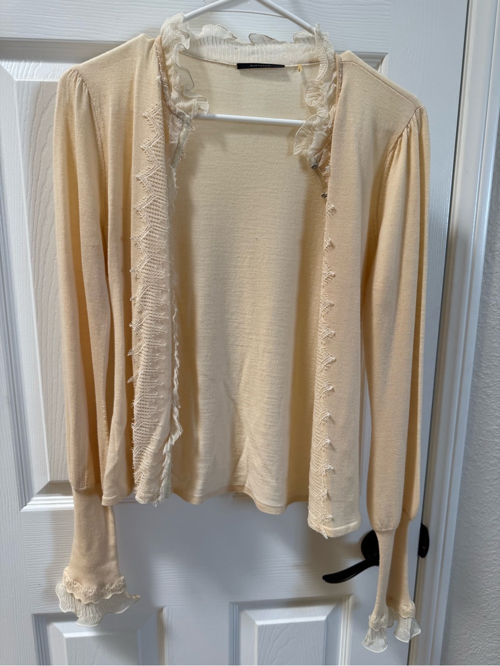 Vintage Elie Tahari ivory Cream Ruffle-Neck Knit Top 100% Merino wool